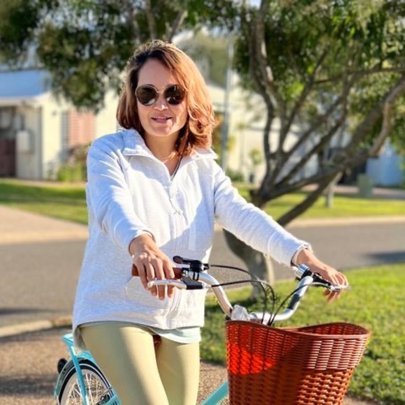 Meet your Posher, Niti - Picture 1 of 1